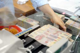 Chênh lệch giữa lương thực lĩnh và lương trên giấy đôi khi khá lớn.