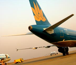 Vietnam Airlines vẫn chiếm thị phần chủ yếu hàng không nội địa với tỷ lệ 86%, trong khi Pacific Airlines chỉ khoảng 13,9% - Ảnh: Việt Tuấn.