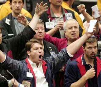 Dù có phiên giao dịch cuối tuần ảm đạm, nhưng các chỉ số chứng khoán Mỹ lại tăng 1,89% đến 3,41% so với tuần trước.