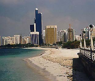 Kinh tế Trung Đông đã có sự bùng nổ rõ rệt, nhất là từ năm 2007. Trong ảnh là một thành phố ven biển ở Saudi Arabia.