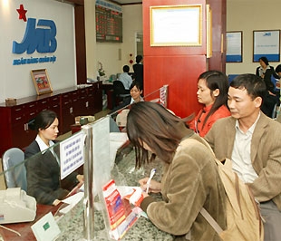 Năm 2009, MB đặt mục tiêu tăng trưởng từ 30% – 35% trên tất cả các chỉ tiêu kinh doanh và duy trì nợ xấu dưới 2%.