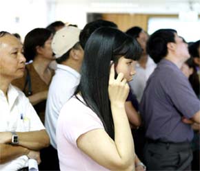 Màu xanh hy vọng trở lại phổ biến khi có tới 62 mã tăng, cùng với tâm lý găm giữ vẫn thể hiện trên thị trường ở lượng giao dịch khá hạn chế - Ảnh: TP.