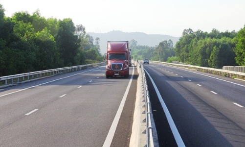 Vì sao cao tốc Đà Nẵng - Quảng Ngãi vốn đầu tư 34.000 tỷ đồng nhưng cứ mưa là hỏng?