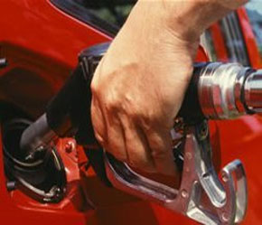 Giá xăng trên thị trường thế giới cũng đang trong xu hướng tăng mạnh.