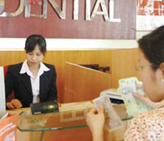 Bức tranh thị trường bảo hiểm nhân thọ sẽ không có nhiều mảng sáng khi trong quý 2 và những tháng tiếp theo, nền kinh tế có những khó khăn và mức độ quan tâm tham gia bảo hiểm của người dân giảm đi.