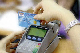 Tốc độ tăng trưởng phát hành thẻ trong 5 năm từ 2006 -2010 đạt từ 150%-200%, nhưng tỷ lệ thanh toán hàng hóa dịch vụ bằng thẻ ngân hàng chỉ đạt chưa đến 5%.