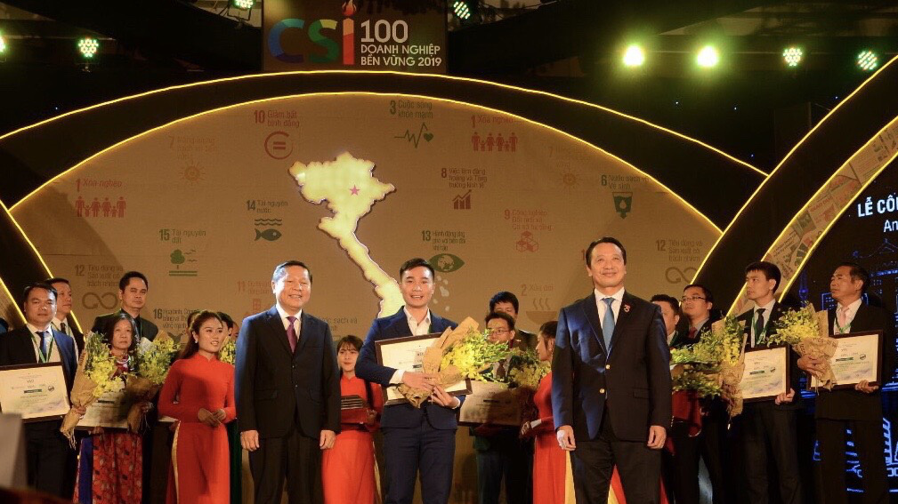 Tập đoàn Hoa Sen được vinh danh trong Lễ công bố Doanh nghiệp phát triển bền vững năm 2019.
