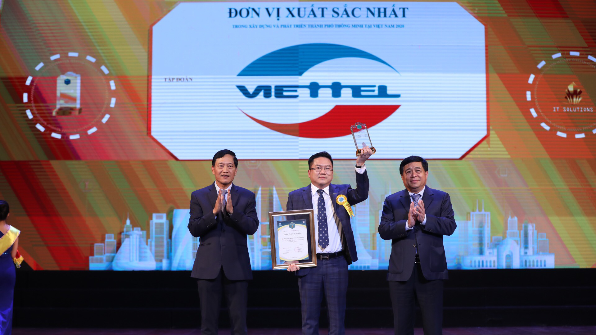 Giải thưởng (Vietnam Smart City Award) được tổ chức lần đầu tiên tại Việt Nam.
