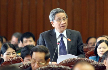 Những nghi vấn tiêu cực liên quan đến việc in tiền polymer đã từng thu hút sự quan tâm của dư luận và khá nóng trong một số thảo luận, chất vấn tại nghị trường Quốc hội khóa 12.