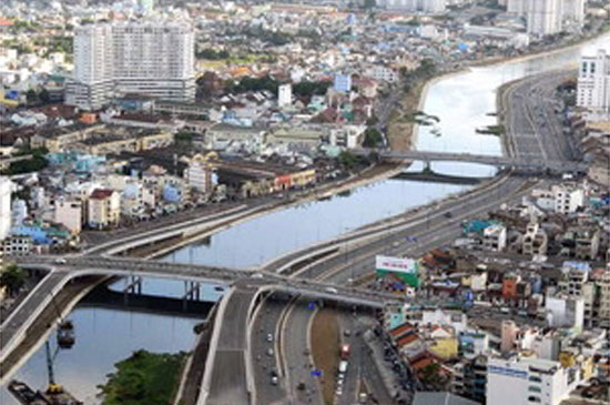 Một đoạn Đại lộ Đông - Tây - Ảnh: Hoàng Hải.