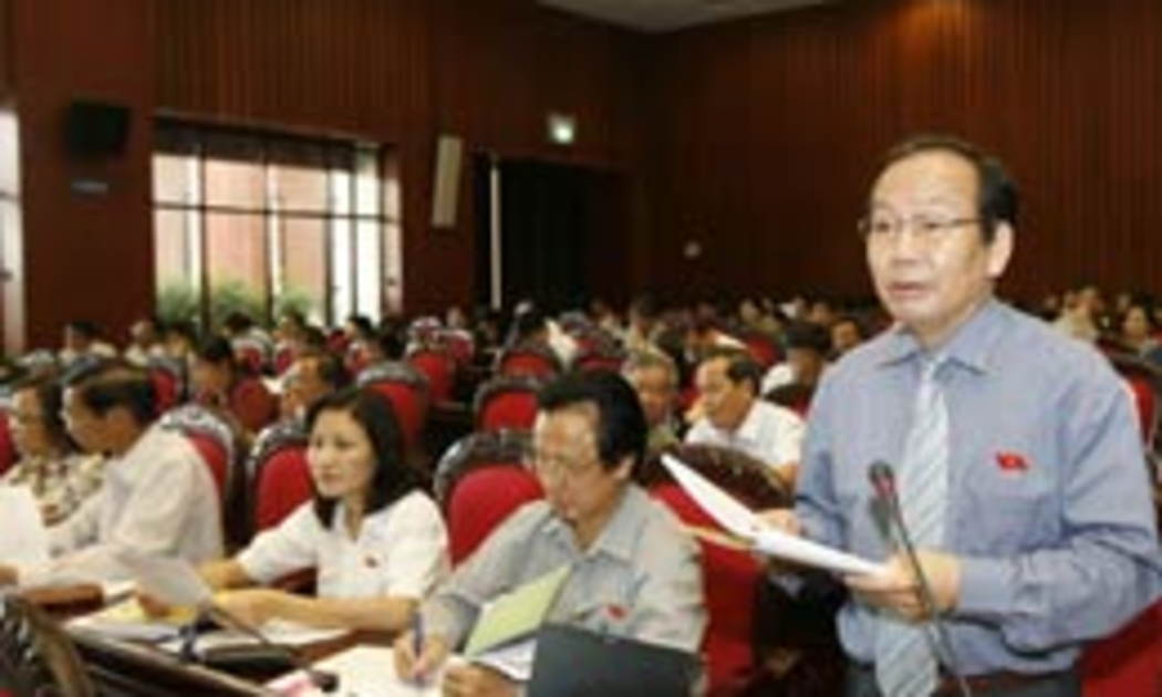 Tại kỳ họp trước, Quốc hội đã giám sát tối cao về Việc thực hiện chính sách, pháp luật về quản lý chất lượng vệ sinh, an toàn thực phẩm.