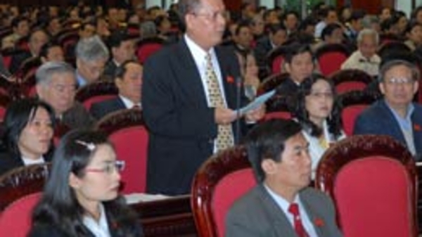 Trả lời chất vấn: Nặng lý do, nhẹ giải pháp