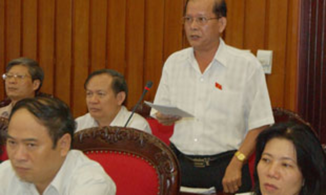 Đại biểu Danh Út chất vấn Bộ trưởng Bộ Tài nguyên và Môi trường về sai phạm của Vedan tại kỳ họp thứ 4: Trước những vi phạm của Vedan thì cơ quan quản lý có ai kiểm điểm chưa?