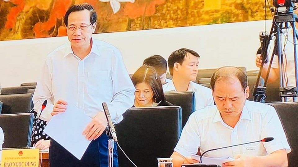 Bộ trưởng Bộ Lao động - thương binh và xã hội Đào Ngọc Dung phát biểu tại phiên giải trình 