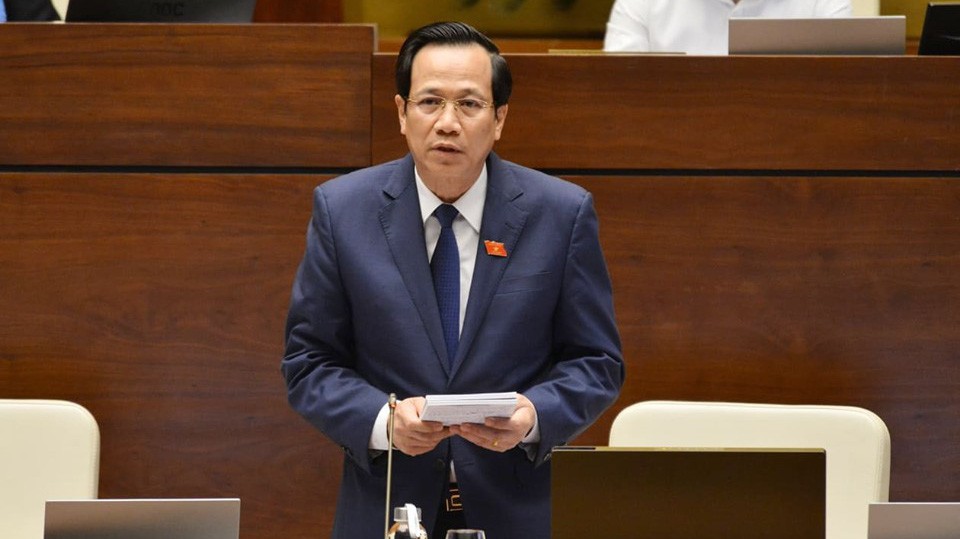 Bộ trưởng Bộ trưởng Lao động, Thương binh và Xã hội Đào Ngọc Dung giải trình ý kiến đại biểu - Ảnh: QP 