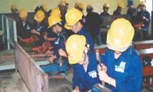 Nâng tỉ lệ lao động đào tạo nghề lên 32% vào 2010