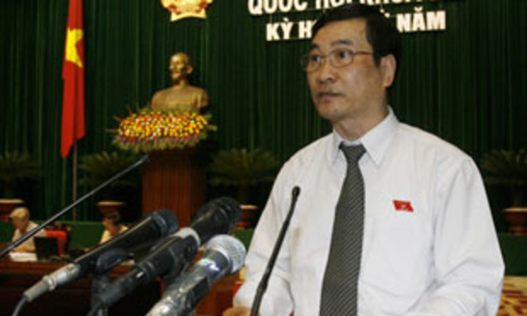 Chủ nhiệm Ủy ban Văn hóa - Giáo dục - Thanh niên, thiếu niên và nhi đồng của Quốc hội Đào Trọng Thi báo cáo giải trình tiếp thu dự án luật - Ảnh: TTXVN.