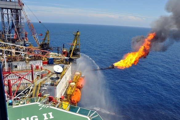 Số liệu từ Tập đoàn Dầu khí Việt Nam (Petro Vietnam) cho thấy, năm 2017, Petro Vietnam có kế hoạch khai thác 13,28 triệu tấn dầu, tăng 1 triệu tấn sau điều chỉnh. Tuy nhiên, con số này vẫn thấp hơn nhiều so với mức 15,2 triệu tấn năm 2016 và 16,88 triệu tấn năm 2015.