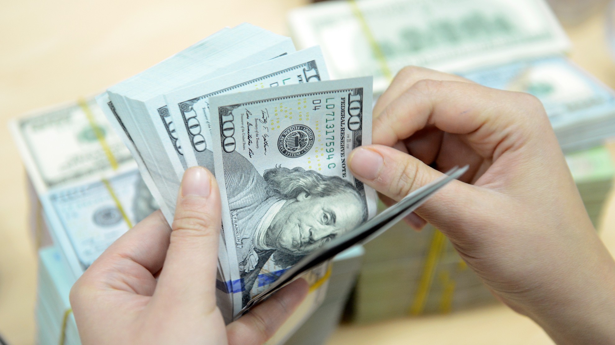 10 tháng năm 2018, tổng vốn đăng ký cấp mới, tăng thêm và góp vốn, mua cổ phần của nhà đầu tư nước ngoài là 27,9 tỷ USD, bằng 98,8% so với cùng kỳ năm 2017