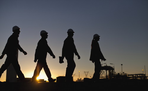 Thị trường dầu tuần qua đã chịu tác động mạnh bởi thông tin Cơ quan Thông tin Năng lượng Mỹ (EIA) công bố dự trữ dầu thô tại Mỹ tăng 2,3 triệu thùng - Ảnh: AOL.