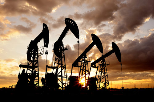 <span style="font-family: "Times New Roman"; font-size: 14.6667px; font-style: normal; font-variant: normal; font-weight: normal; line-height: normal;">Dù dự trữ dầu tại Mỹ giảm nhưng số liệu cùng lúc đó cho thấy các doanh nghiệp Mỹ liên tục đưa vào hoạt động thêm nhiều giàn khoan dầu mới, như vậy sản lượng thời gian tới sẽ tăng -&nbsp;</span><span style="font-size: 14.6667px;">Ảnh: Blinđrop</span>