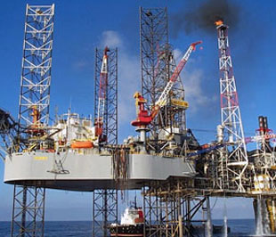 Theo tờ trình, với quy định hiện nay thì trong trường hợp giá dầu thô trên thế giới tăng bất thường, nhà thầu dầu khí sẽ được hưởng khoản chênh lệch lớn (về giá) mà không do công sức tạo ra.