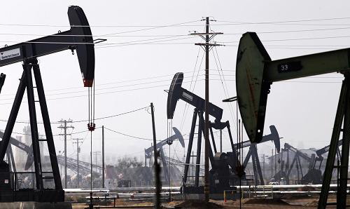 OPEC vẫn quyết định duy trì sản lượng ở mức cao kỷ lục, bất chấp việc nguồn cung ở mức quá cao trong suốt hơn một năm qua - Ảnh: Reuters.