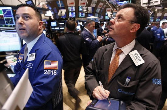 S&P 500 và Nasdaq có đợt phục hồi trong phiên buổi chiều nhưng đà tăng không duy trì mạnh như phiên trước đó - Ảnh: Reuters.