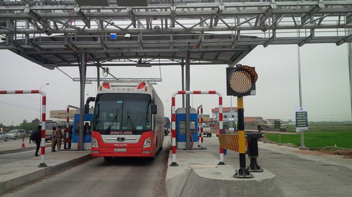 Theo Bộ trưởng Giao thông Vận tải Nguyễn Văn Thể, hiện nay cả nước có hơn 700.000 ôtô đã dán thẻ thu phí không dừng.  