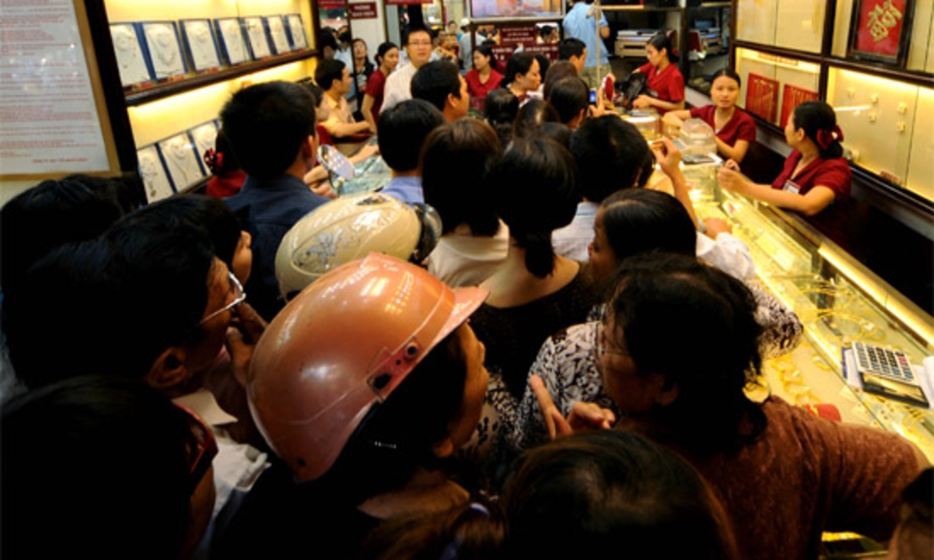Ngày 11/11/2009, giá vàng trong nước đã thiết lập đỉnh cao mọi thời đại khi lên 29,30 triệu đồng/lượng - Ảnh: Quang Liên.