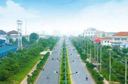 Một xa lộ chạy qua thành phố Biên Hòa.