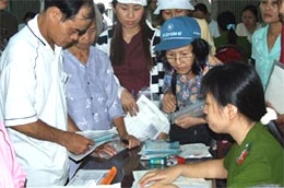 Luật Cư trú và những nghị định hướng dẫn đã góp phần giải quyết nhanh chóng quyền lợi của nhân dân liên quan đến hộ khẩu, thường trú, tạm trú...