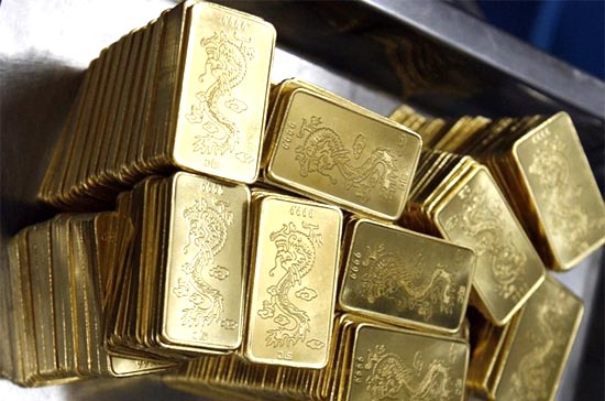 Do lo ngại rủi ro về giá có thể xảy ra trong thời gian nghỉ Tết âm lịch, các nhà đầu tư lớn hầu như không tham gia vào thị trường ở thời điểm này - Ảnh: Reuters.