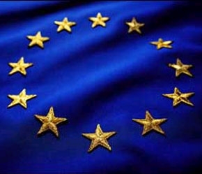 Với 27 quốc gia thành viên, EU chiếm 30% GDP, 41% thương mại và 43% đầu tư toàn cầu.