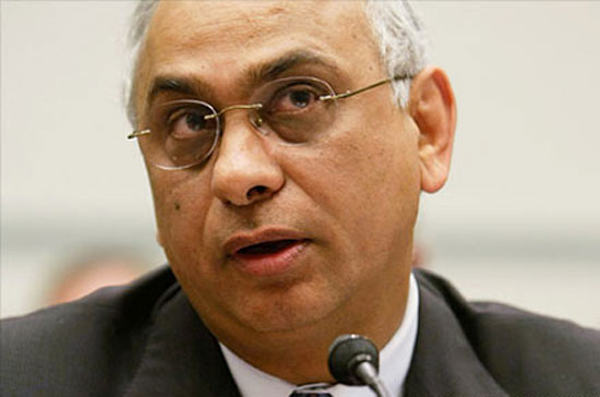 S&P cho rằng, quyết định của Chủ tịch hãng đã có từ trước động thái hạ bậc tín nhiệm cao nhất của Mỹ.