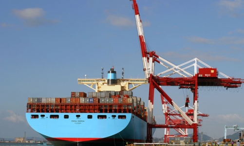 Xuất khẩu tiến 1, nhập khẩu “nhảy” 5