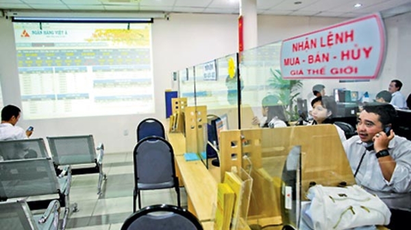 Sàn vàng đóng cửa, tiền về đâu?