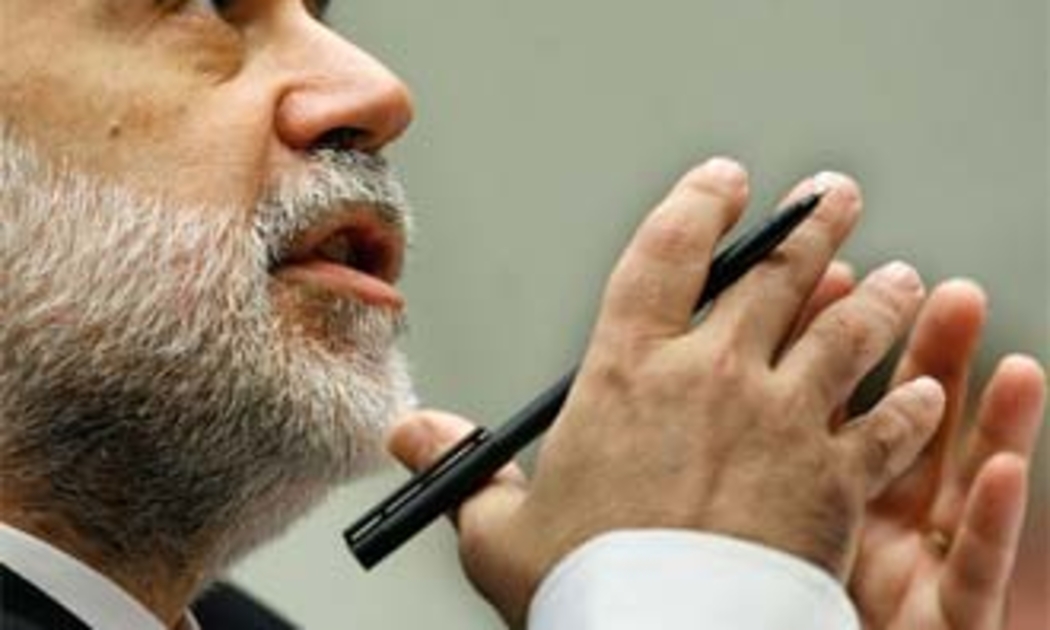 Ở một phương diện nào đó, Bernanke đang hành động theo những gì mà người tiền nhiệm của ông, cựu Chủ tịch FED Alan Greenspan, đã làm.