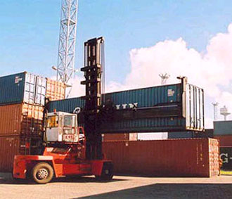 Nhập khẩu tăng cao ở hầu hết các mặt hàng chủ yếu, tăng cả lượng và tăng cả giá.