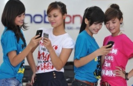 Theo Tổng cục Thống kê, số thuê bao điện thoại cả nước tính đến cuối tháng 6/2012 ước đạt 135,9 triệu, trong đó có 120,7 triệu còn lại thuê bao di động.