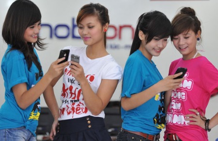 Số thuê bao điện thoại cả nước tính đến cuối tháng 10/2011 ước tính đạt 130,7 triệu thuê bao.