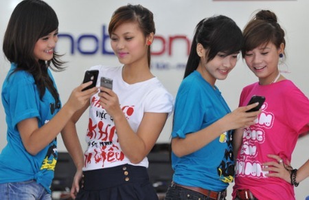 Các mạng viễn thông lớn đua nhau tung gói cước nội mạng siêu rẻ.