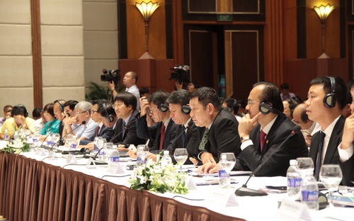 Doanh nhân Việt tại một diễn đàn kinh tế tư nhân.