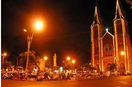 Tiêu thụ nhiều năng lượng cho việc chiếu sáng được cho là do nước ta vẫn tiếp tục sử dụng các bóng đèn cũ, nhiều năm không được thay thế.