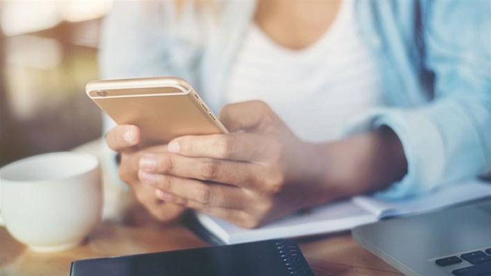 Một số chuyên gia kinh tế và luật sư cho rằng, không có căn cứ nào hợp lý đối với việc đánh thuế tiêu thụ đặc biệt cho các mặt hàng như điện thoại.