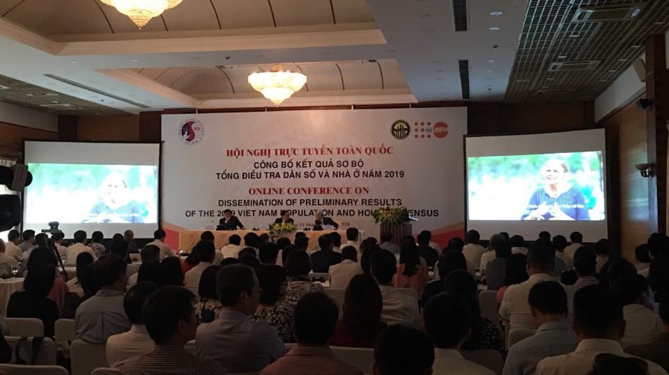 Ban Chỉ đạo tổng điều tra dân số và nhà ở Trung ương tổ chức hội nghị trực tuyến toàn quốc để công bố kết quả sơ bộ tổng điều tra dân số và nhà ở năm 2019.
