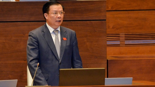 Bộ trưởng Tài chính: “Chúng ta miễn giảm thuế quá nhanh”