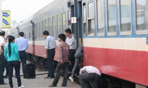 Dùng “phiếu đặt chỗ” khi đi tàu được giảm tiền vé