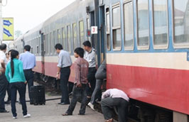 Sử dụng "phiếu đặt chỗ" khi đi tàu sẽ giúp hành khách tiết kiệm được 5% tiền vé.