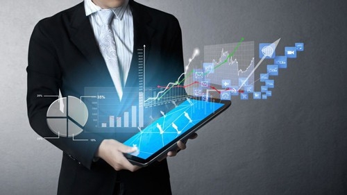 Việt Nam xếp hạng 70 về nguồn nhân lực, trong đó các chỉ số về lao động có chuyên môn cao, chất lượng đại học lần lượt xếp hạng 81 và 75.